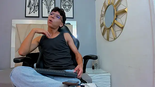 adams bobby online show from 15, 12, 2025