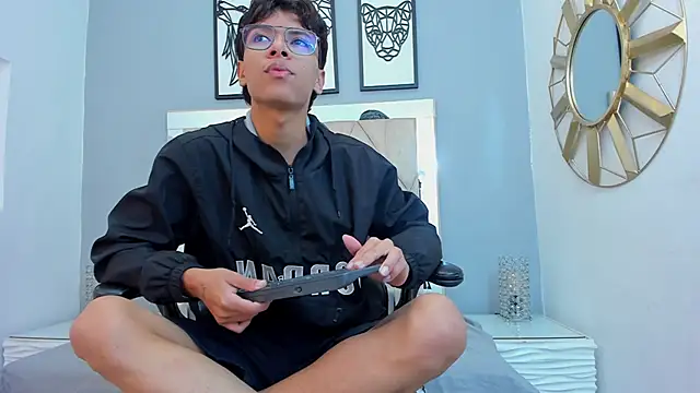 adams bobby online show from 22, 12, 2025