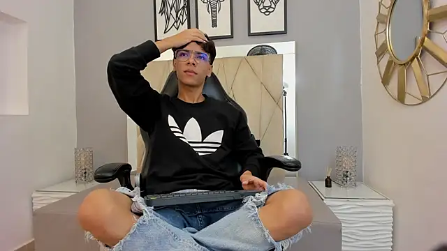 adams bobby online show from 4, 12, 2025