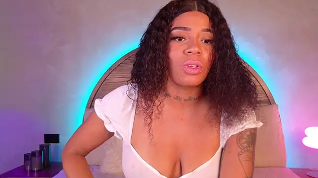 Snapshot of loana_vegas chatting on 16, 7, 2026 loana vegas online show from 16, 7, 2026