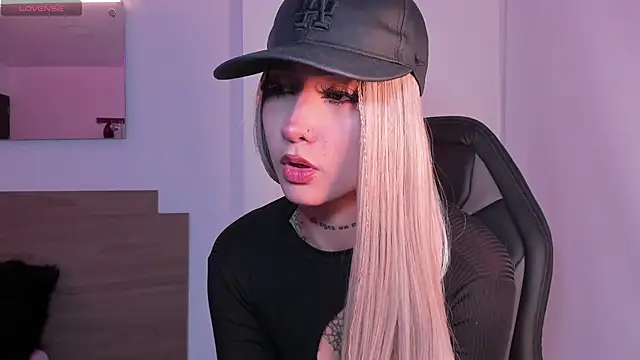 Snapshot of Katta_Martini_ chatting on 20, 11, 2025 Katta Martini online show from 20, 11, 2025