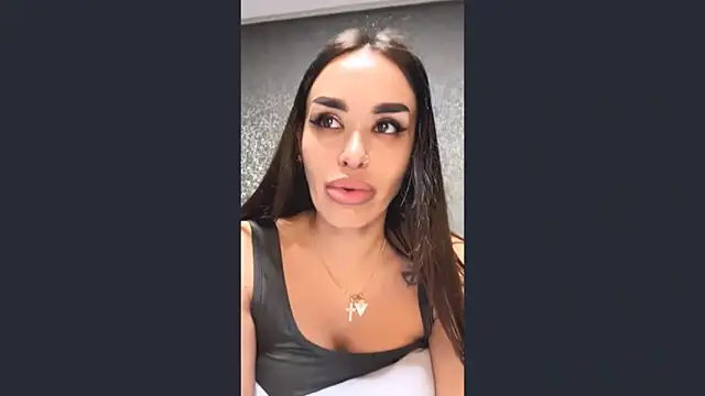 velvetveyraX online show from 5, 5, 2026