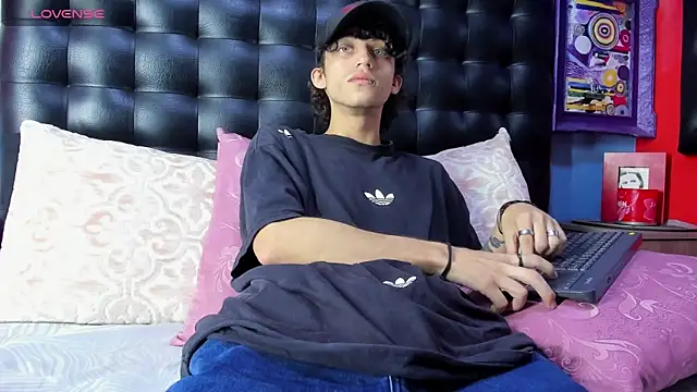 Snapshot of Khalid16_ chatting on 4, 11, 2025 Khalid16 online show from 4, 11, 2025