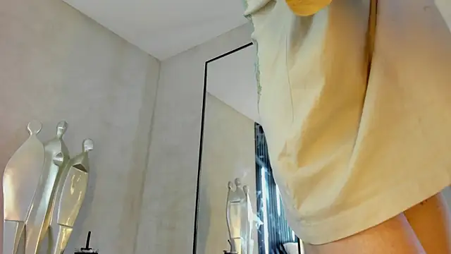 Val Guerra online show from 7, 11, 2025