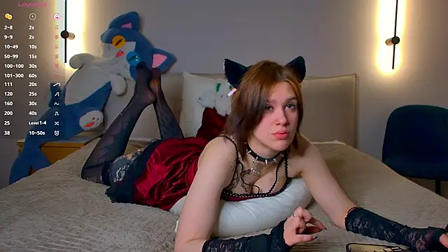 LoraPuffs online show from 10, 5, 2026