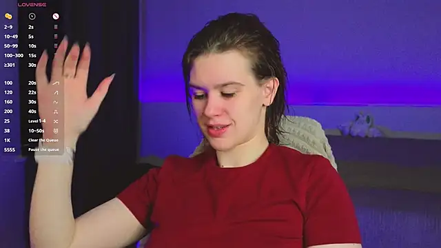 LoraPuffs online show from 6, 7, 2026