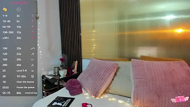 LunaaMorena online show from 18, 11, 2025