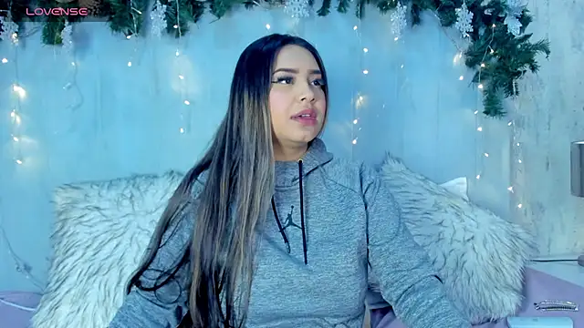 Snapshot of Rebeca_35 chatting on 30, 11, 2025 Rebeca 35 online show from 30, 11, 2025