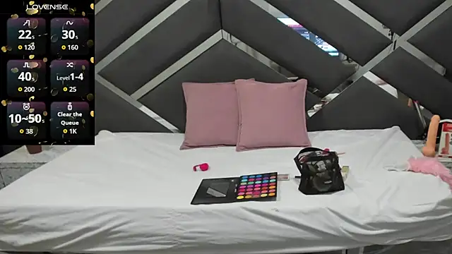 ScarlettParker online show from 28, 10, 2025