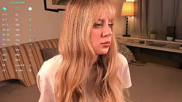 TessaStruble online show from 19, 12, 2025