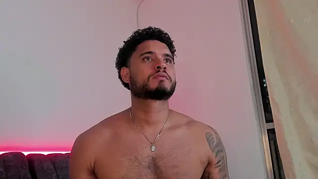 AUSTINN TORRES online show from 8, 4, 2026