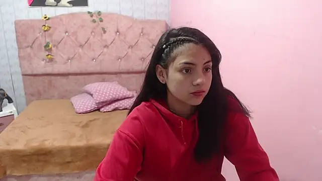 Victoria Alvarez online show from 11, 11, 2025