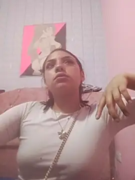 Victoria Alvarez online show from 19, 11, 2025