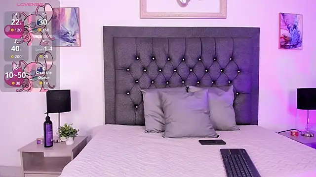 kitty angell  online show from 17, 11, 2025