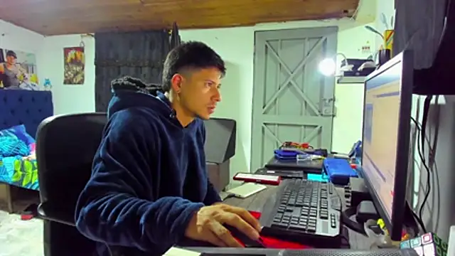 Malek Ivonny online show from 8, 11, 2025