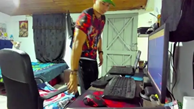 Malek Ivonny online show from 6, 11, 2025