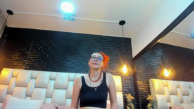 EmilyyRed online show from 18, 11, 2025