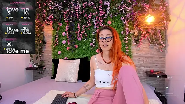 EmilyyRed online show from 17, 11, 2025