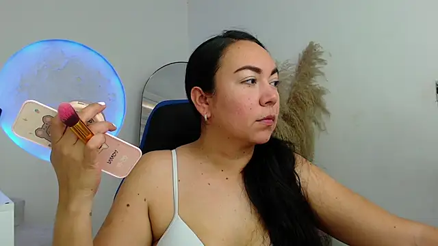 Yadis hot online show from 6, 11, 2025