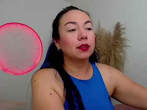 Yadis hot online show from 20, 11, 2025