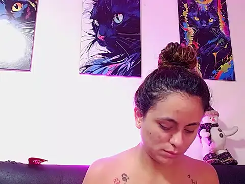 Caroline Jons online show from 24, 11, 2025