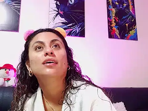 Caroline Jons online show from 1, 12, 2025