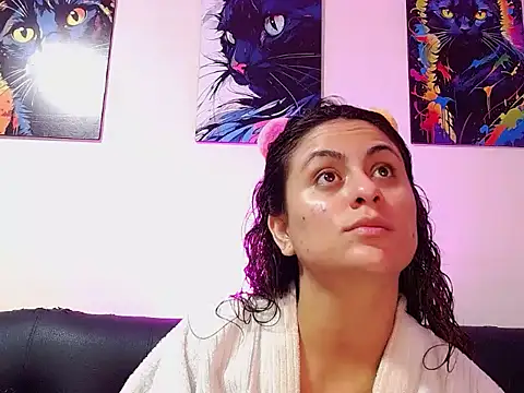 Caroline Jons online show from 1, 11, 2025