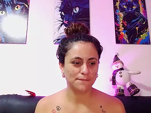 Caroline Jons online show from 26, 11, 2025