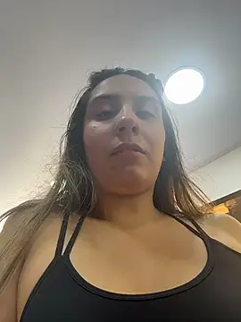 Snapshot of sarah_honey__ chatting on 4, 12, 2025 sarah honey online show from 4, 12, 2025