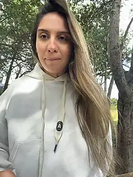 Snapshot of sarah_honey__ chatting on 10, 1, 2026 sarah honey online show from 10, 1, 2026