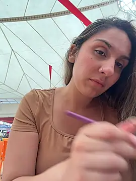 Snapshot of sarah_honey__ chatting on 18, 12, 2025 sarah honey online show from 18, 12, 2025