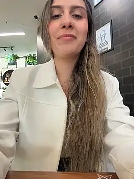 sarah honey   online show from 11, 11, 2025