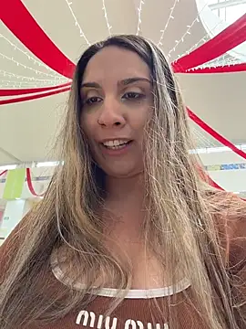 Snapshot of sarah_honey__ chatting on 8, 1, 2026 sarah honey online show from 8, 1, 2026