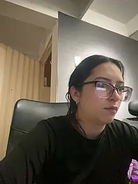 Kloe Novoa online show from 13, 2, 2026