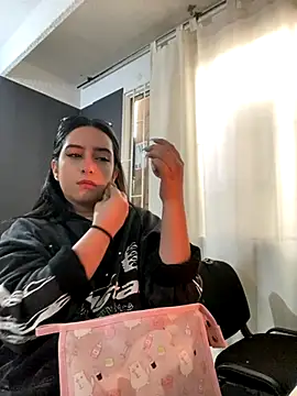 Kloe Novoa online show from 12, 11, 2025