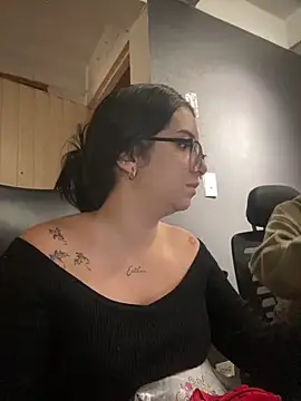 Kloe Novoa online show from 2, 2, 2026