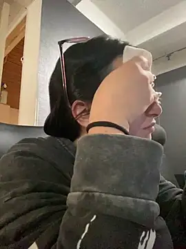 Kloe Novoa online show from 7, 1, 2026