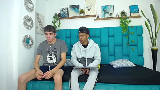 Hot Boys Latinos X online show from 2, 11, 2025