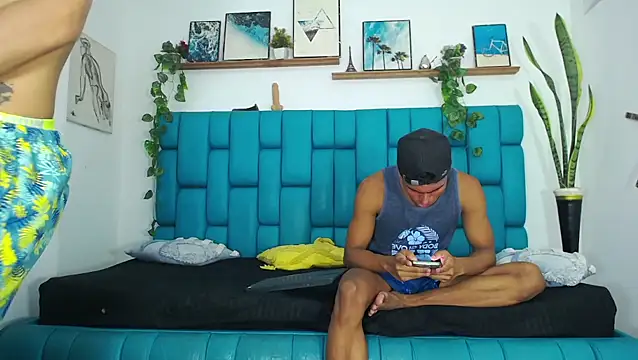 Hot Boys Latinos X online show from 11, 11, 2025