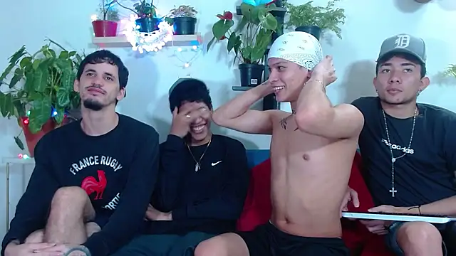 Hot Boys Latinos X online show from 5, 4, 2026