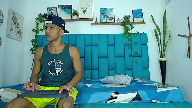 Hot Boys Latinos X online show from 23, 11, 2025