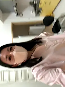 akimix xoxo online show from 28, 10, 2025