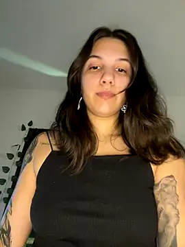 Hannahinfame online show from 2, 12, 2025