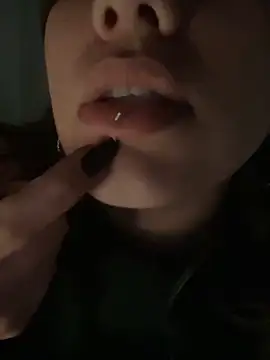 Hannahinfame online show from 6, 11, 2025