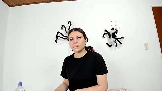 Vanessa Martinz online show from 2, 11, 2025