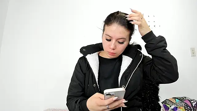 Vanessa Martinz online show from 28, 10, 2025