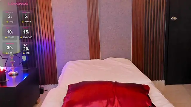 alana hard  online show from 11, 11, 2025