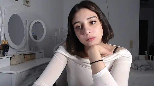 Snapshot of bellefleurrr chatting on 12, 6, 2026 bellefleurrr online show from 12, 6, 2026