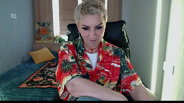 Snapshot of Sweet-n-Strong chatting on 19, 6, 2026 Sweet-n-Strong online show from 19, 6, 2026