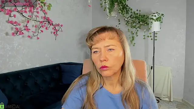 Carla Vogue online show from 28, 11, 2025